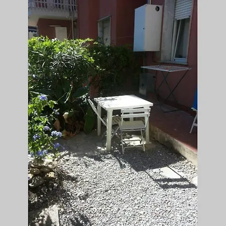 Monolocale Con Giardino 100mt/mare Feriehus
