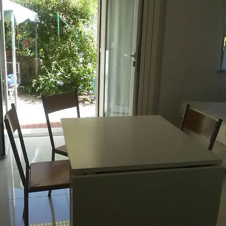 Monolocale Con Giardino 100mt/mare Санремо